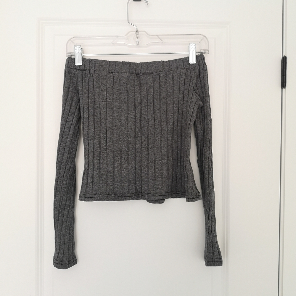 💕3/20$ NWOT Ribbed Off Shoulder Crop Top